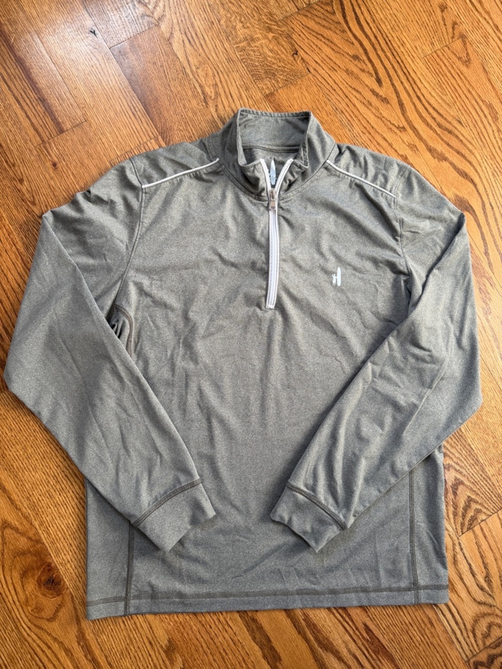 Men’s johnnie-O Quarter Zip Pullover. Size Small. Like New Condition.